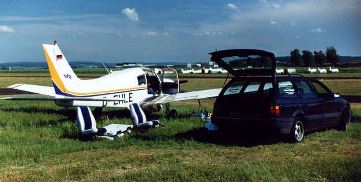 Piper PA 28 Cadet Montage Flugplatz Aschaffenburg
